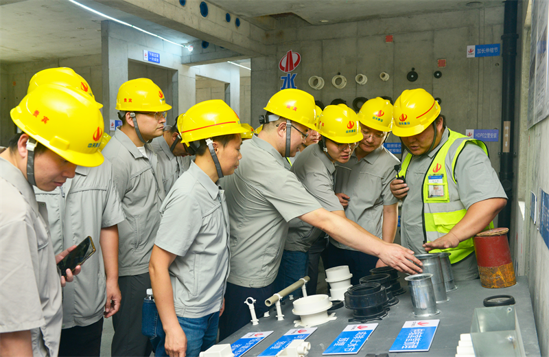 为进一步推进优质客户高效履约，提升交付品质、达成客户满意，2025年6月25日，PA视讯建设集团在上海组织召开2025年越秀地产、华润置业客户履约推进会。